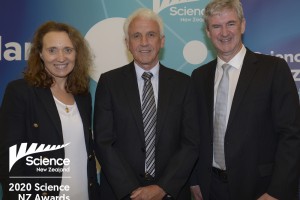 Bruce Warburton (centre) with MW board member Prof. Emily Parker and MW CEO Dr Richard Gordon