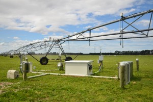 Measurement system for CO2 and N2O exchange in an irrigated paddock at the Ashley Dene Research & Development Station. The white box in the centre contains a multi-gas analyser; the mast to its right holds a sonic anemometer (to measure the turbulent air 