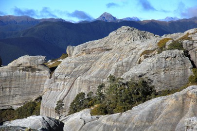 Sandstone cliffs near Garibaldi Ridge, north-west Nelson (Rowan Buxton)