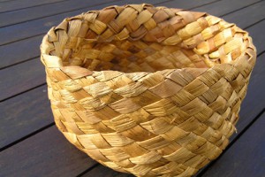 Kete made by Riria Smith from kuta ([Eleocharis sphacelata]). Image: Geoff Walls 