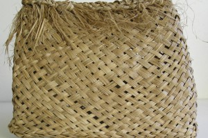 Kete made from tī leaves by Hazel Walls. Image: Sue Scheele 